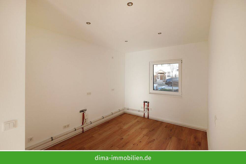 Reihenhaus mit 3 Ebenen mit Einbauküche, Garten, Terrasse, Tageslichtbad, Stellplatz u.v.m. – Leipzig – Vorschaubild 7