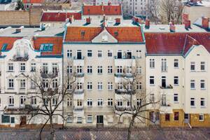 *** Vollvermietetes Mehrfamilienhaus mit 25 Wohn- und Gewerbeeinheiten ***