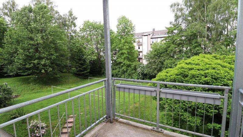 Schöne Kaßbergwohnung mit Balkon an der Küche – Chemnitz – Vorschaubild 3