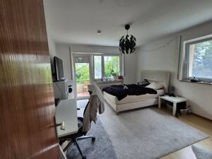 Familienfreundliche, helle, modernisierte 4-Zimmer-Wohnung mit Terrasse, Balkonen und EBK – 70599 Stuttgart – Vorschaubild 3