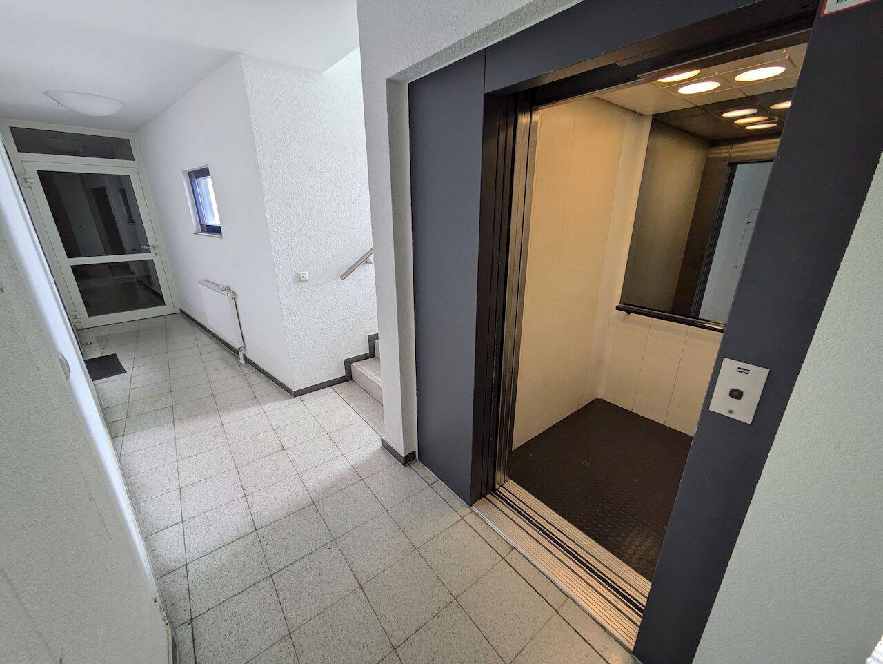 ++ charmante 2-Raum Wohnung - zuverlässig vermietet, mit Balkon & Tiefgaragenstellplatz ++ – Leipzig – Vorschaubild 4