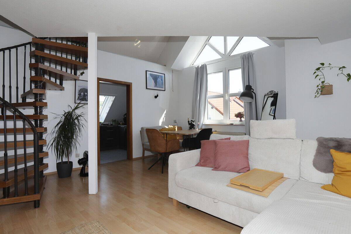 Helle 2 Zimmer-Maisonette-Wohnung für Singles oder Paare – Kirchheim am Neckar – Vorschaubild 4