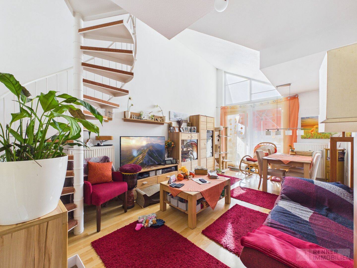 Wohnen auf 2 Stockwerken - 3 Zimmer Wohnung mit traumhaftem Balkon in Top Lage - Fürth-Burgfarrnbach
