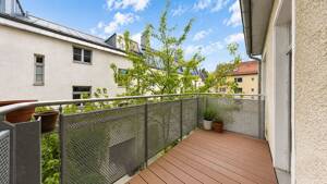 Charmante Denkmal-Altbauwohnung mit ruhigem Balkon im Herzen der Maxvorstadt