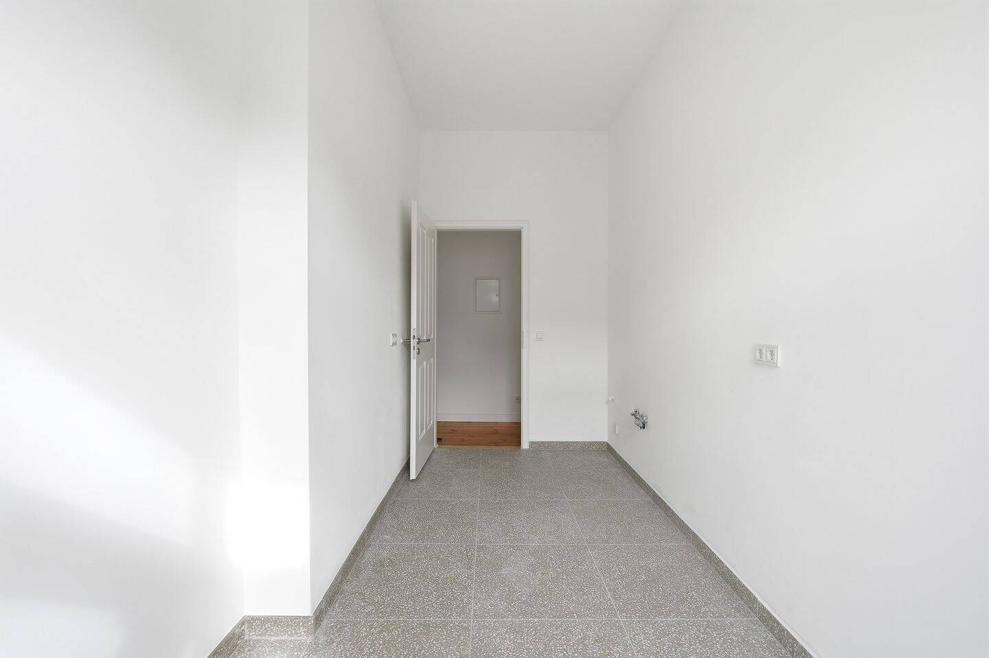 Wohnen im Prenzlauer Berg: Helle 3-Zimmer-Altbauwohnung mit Balkon – Berlin – Vorschaubild 6