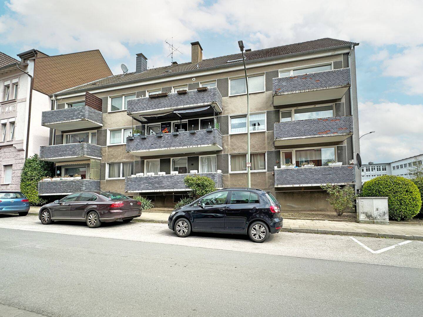 Bezugsbereite EG-Balkonwohnung mit Doppelgarage in Wattenscheid