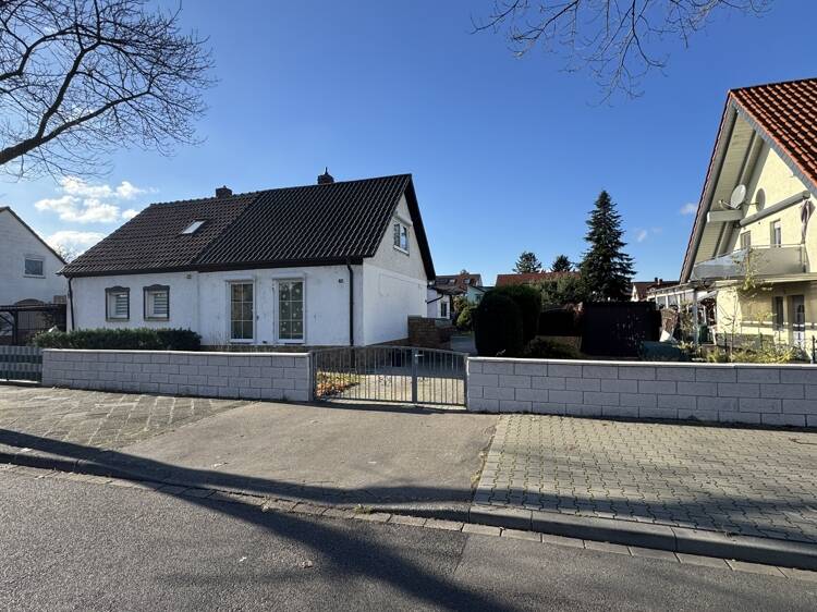 Sanierte Doppelhaushälfte mit großem Grundstück – Mannheim – Bild 1 von 9