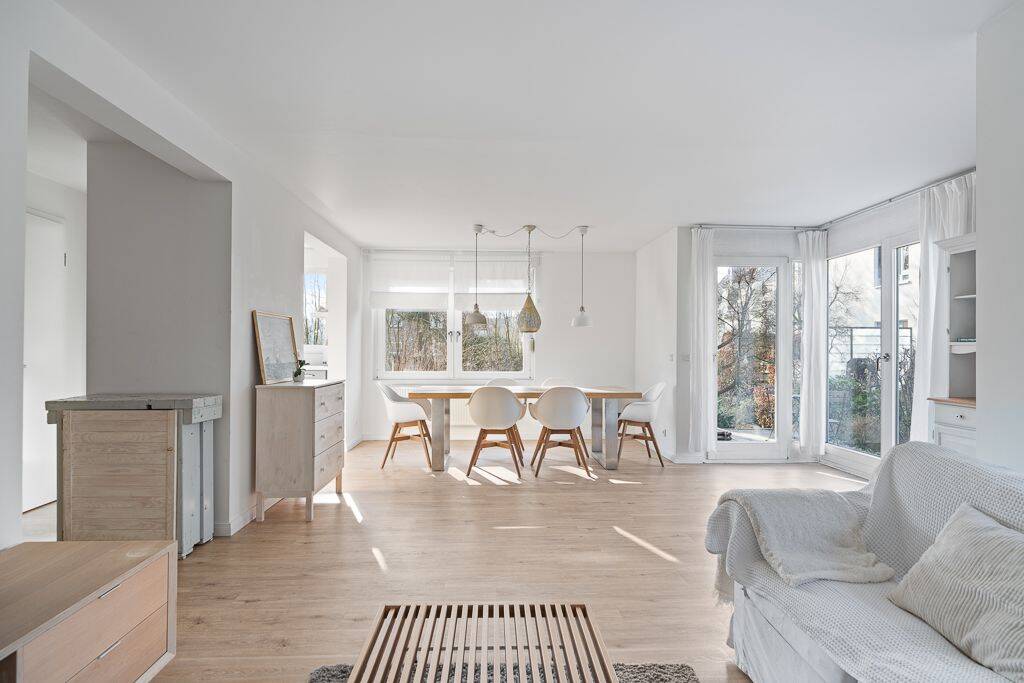 Charmante 100 m² Erdgeschoss-Maisonettewohnung mit zwei Sonnenterrassen in ruhiger Lage von Hamburg-Marienthal – Hamburg – Vorschaubild 2
