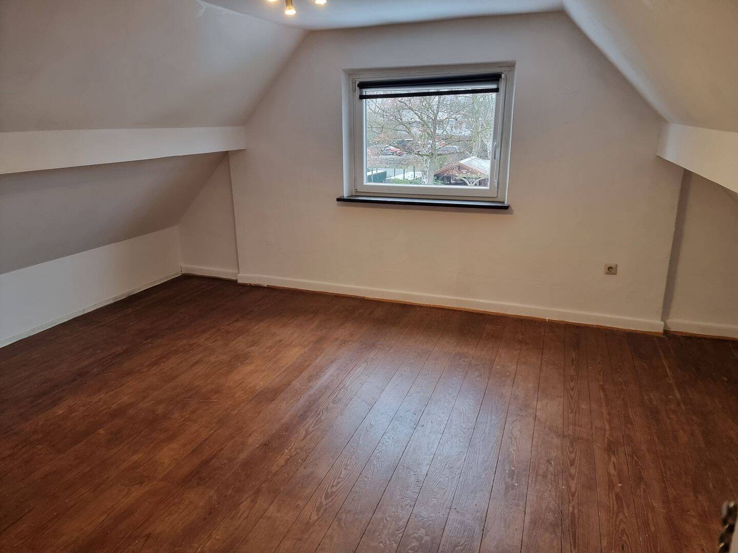 Geräumiges 5 -Zimmer- Haus in Norderstedt- Garstedt – Norderstedt – Vorschaubild 2