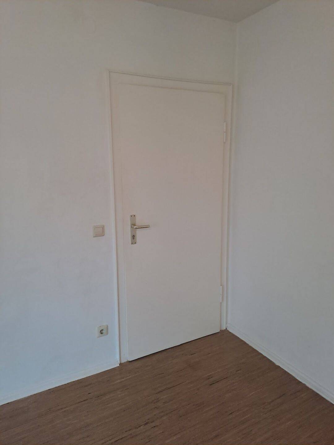 Zimmer 16,43 m³ innerhalb einer großzügigen 4er-WG // 1. OG – Wolfsburg – Vorschaubild 7