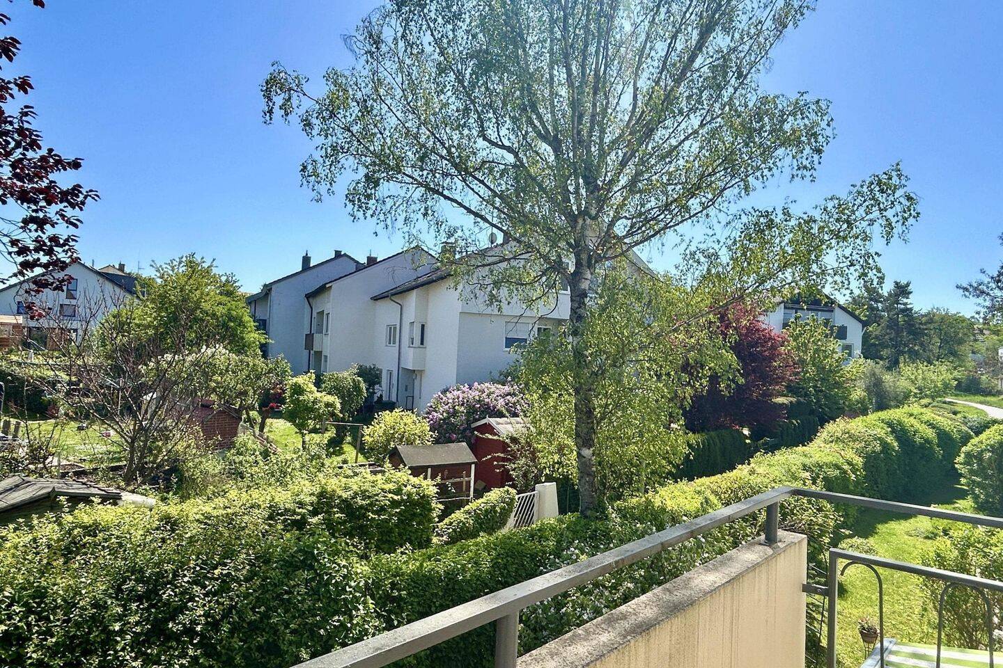 Freie 3-Zi.-Wohnung mit kleinem Balkon in attraktiver Lage, renovierungsbedürftig, TG-Stellplatz – Stuttgart – Vorschaubild 2