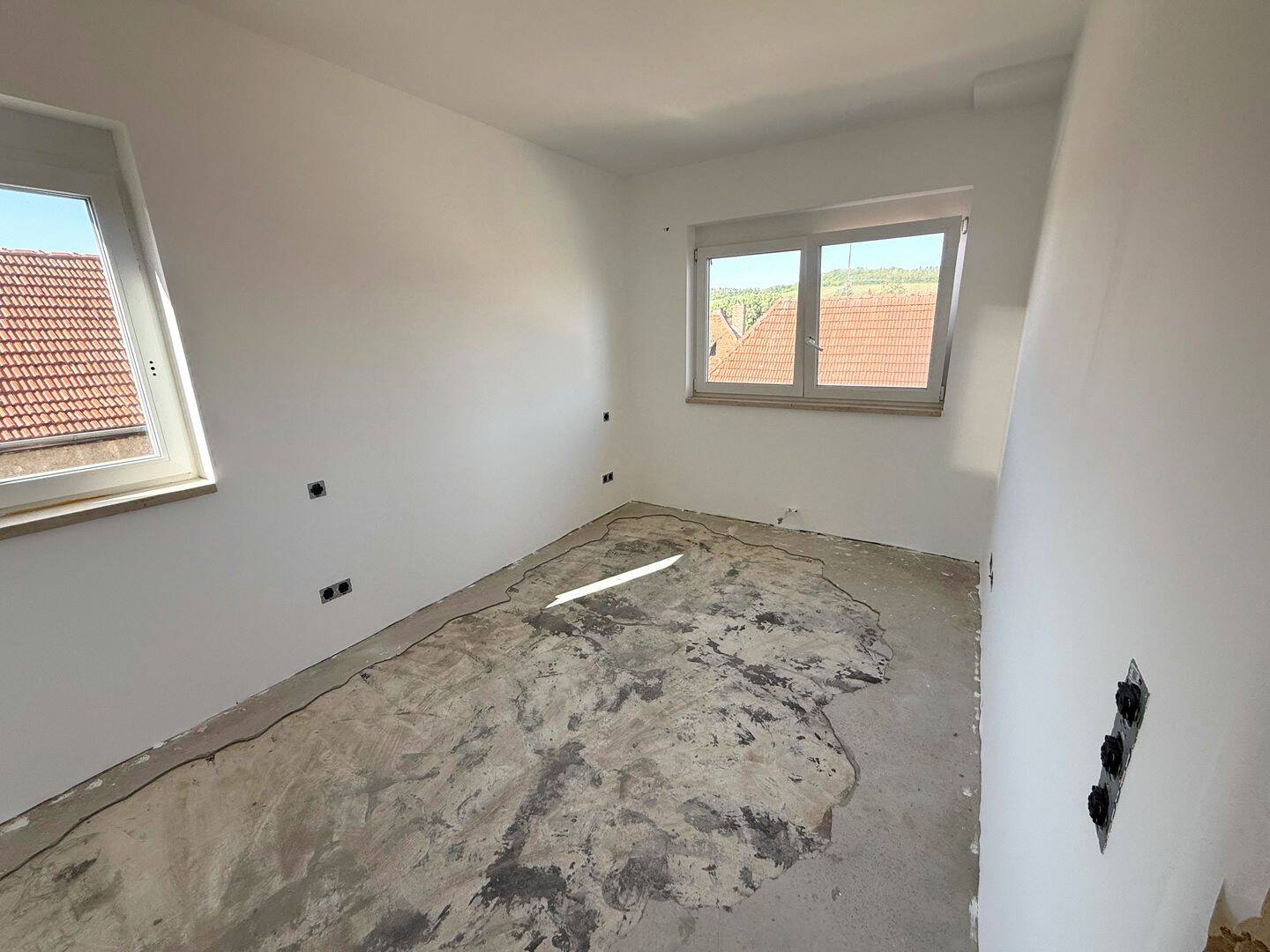 Stilvolle, hochwertig sanierte Wohnung mit großzügiger Wohnküche und Balkon ins Grüne – Ochsenfurt – Vorschaubild 7
