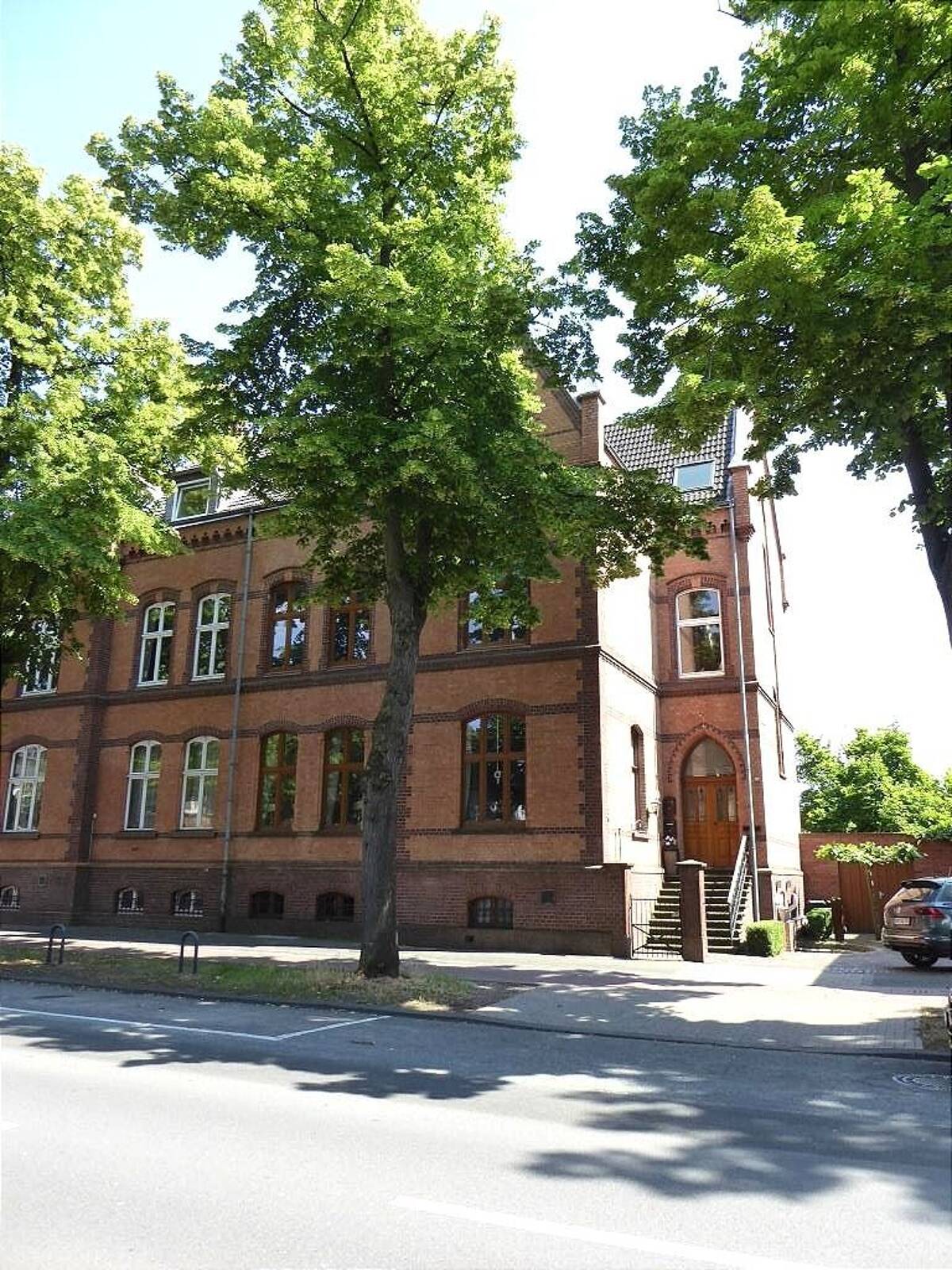 Charmante 3,5-Zimmer-Altbauwohnung in zentraler Lage! – 59063 Hamm – Bild 1 von 8