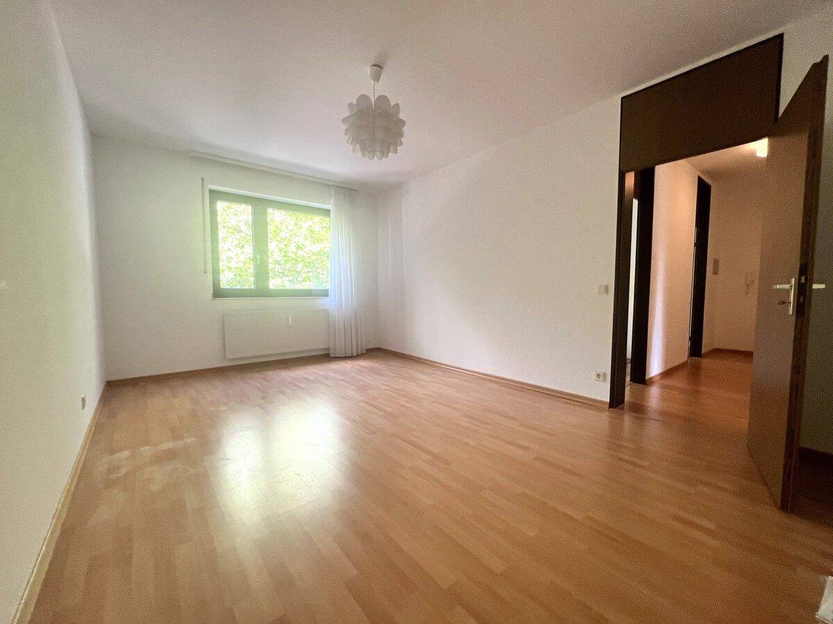 ++ PARKBLICK IN ZENTRALER LAGE INKL. EINBAUKÜCHE ++ – Solingen – Vorschaubild 2