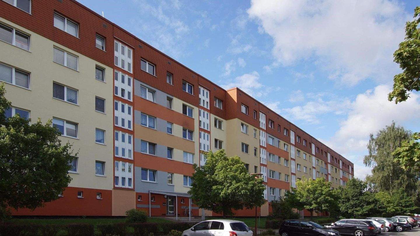2-Raum-Wohnung mit Balkon und Stellplatz – Greifswald – Bild 1 von 9