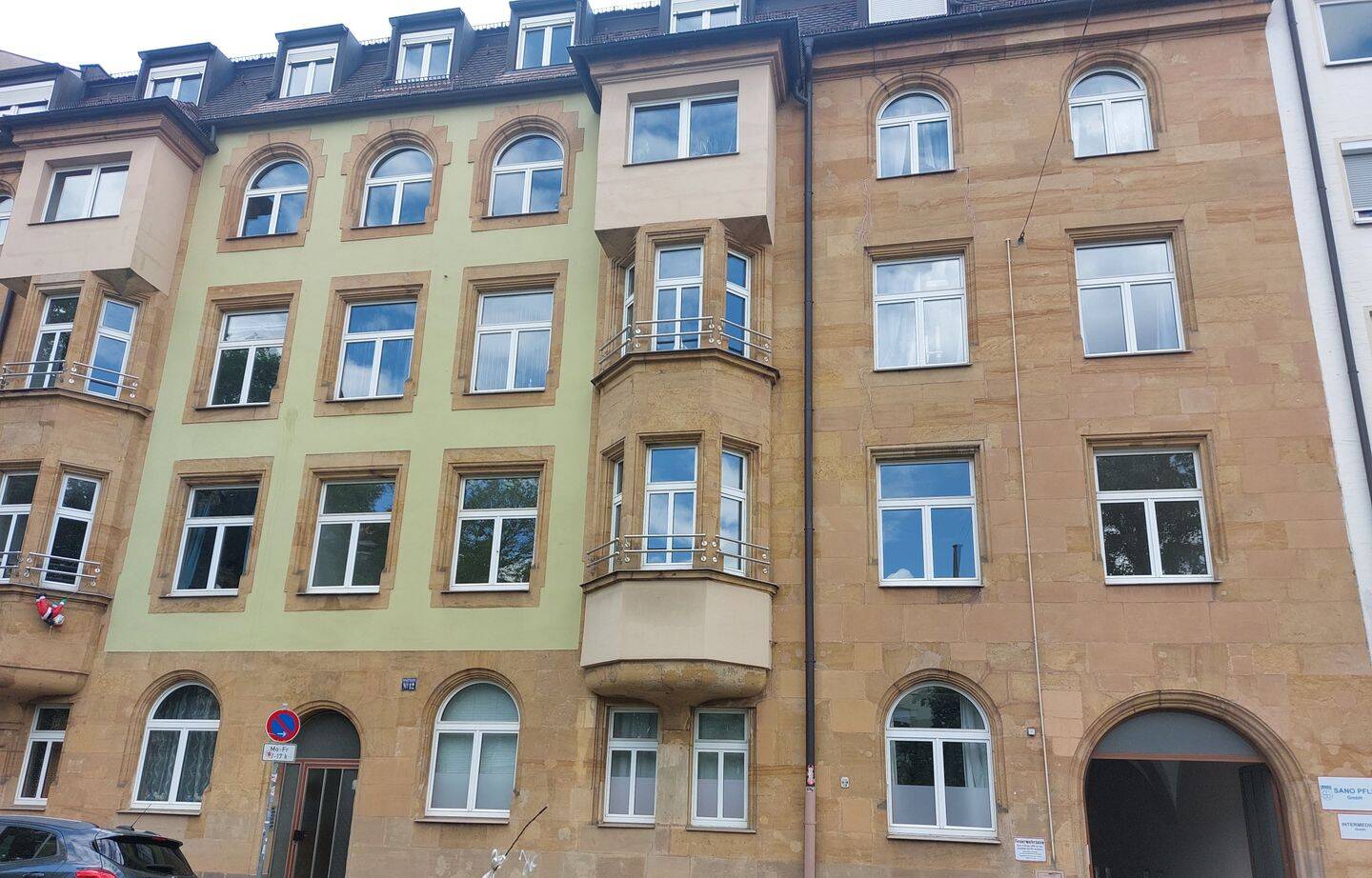 Ein Schmuckstück***Erstbezug nach Renovierung***5 ZW mit Balkon*** Hohe Zimmerdecken*** – Nürnberg – Vorschaubild 2