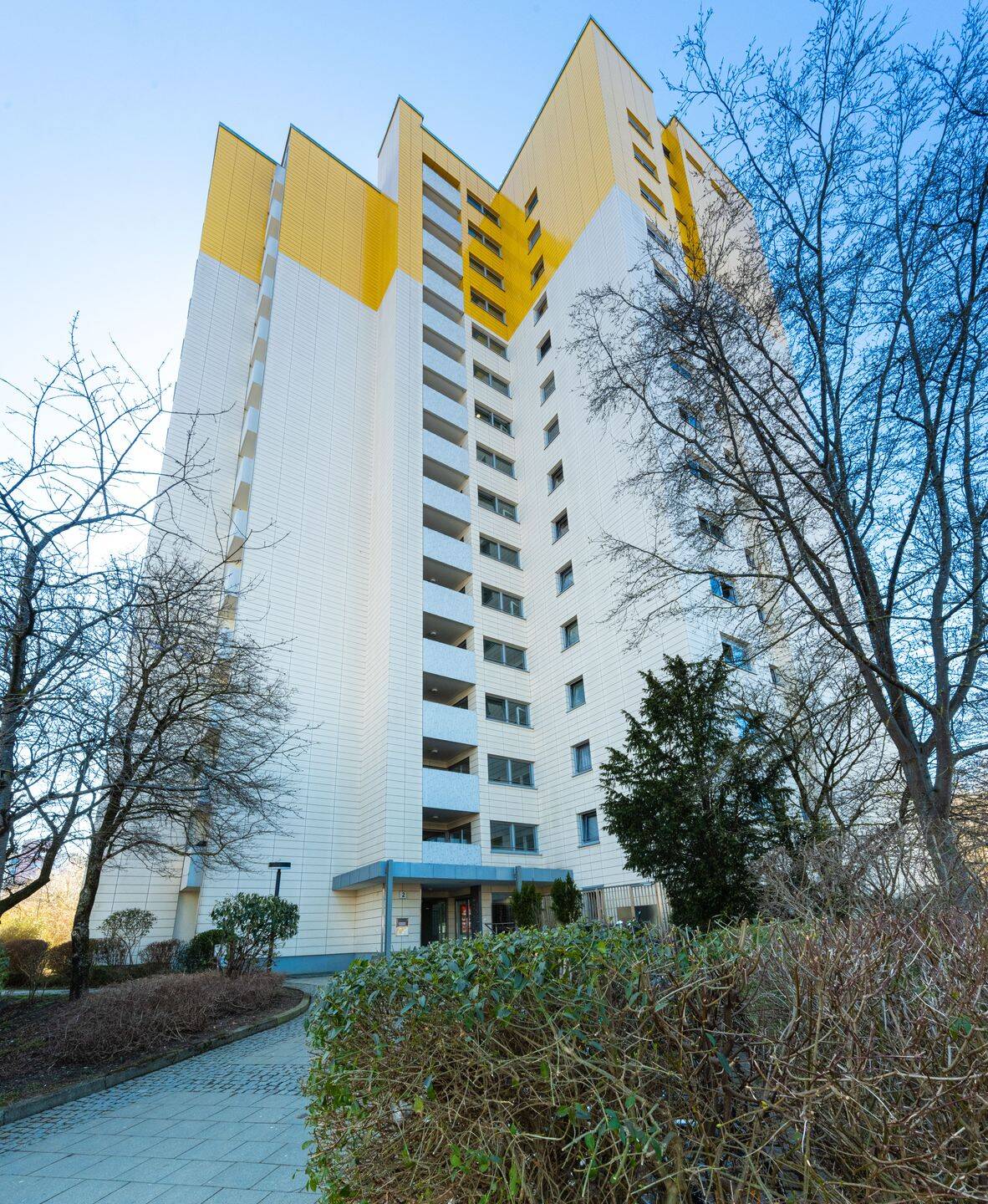 Kapitalanlage in gefragter Lage – gepflegte Wohnung mit langfristiger Vermietung – Germering – Bild 1 von 3