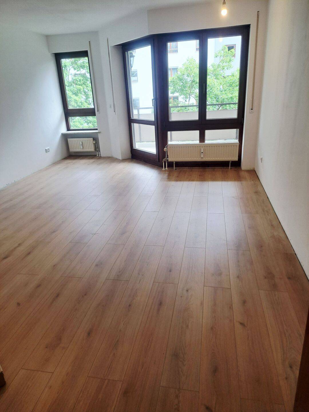 Wunderschöne 2 ZKB mit Balkon und Tiefgaragenstellplatz, renoviert und teilsaniert in Top-Lage – Augsburg – Vorschaubild 5