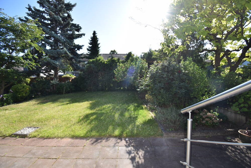 Erstbezug nach Sanierung! Moderne Wohnung mit Wintergarten, Gartennutzung und Hobbyraum