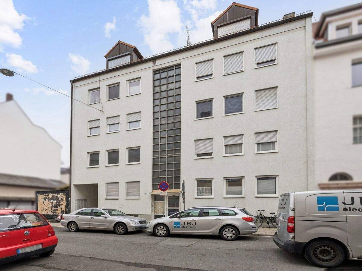 Attraktives Mehrfamilienhaus in Erlangen - solide Mietstruktur – 91052 Erlangen – Bild 1 von 9