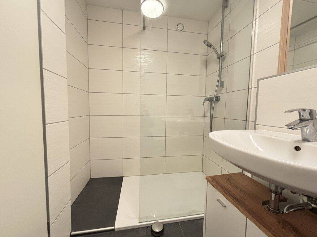Sanierte 3-Zimmerwohnung mit traumhaftem Fernblick und TG-Stellplatz zwischen Steppenberg & Klinikum – Aachen – Vorschaubild 9