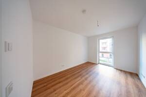 Neubauwohnung mit Fußbodenheizung im Erstbezug / WBS 180 erforderlich – 13599 Berlin – Vorschaubild 4