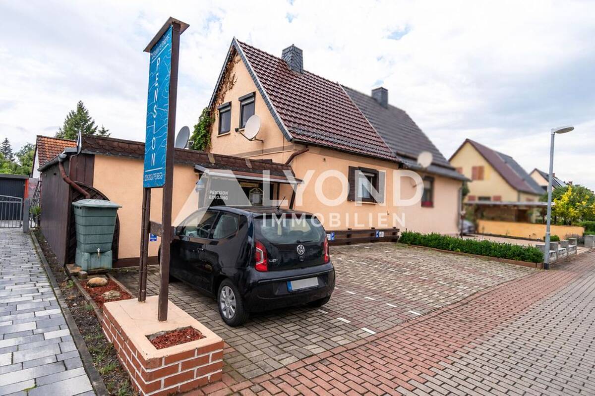 Vielseitige Immobilie - Etablierte Pension oder großzügiges Wohnhaus mit zahlreichen Möglichkeiten – 99098 Erfurt – Bild 1 von 9