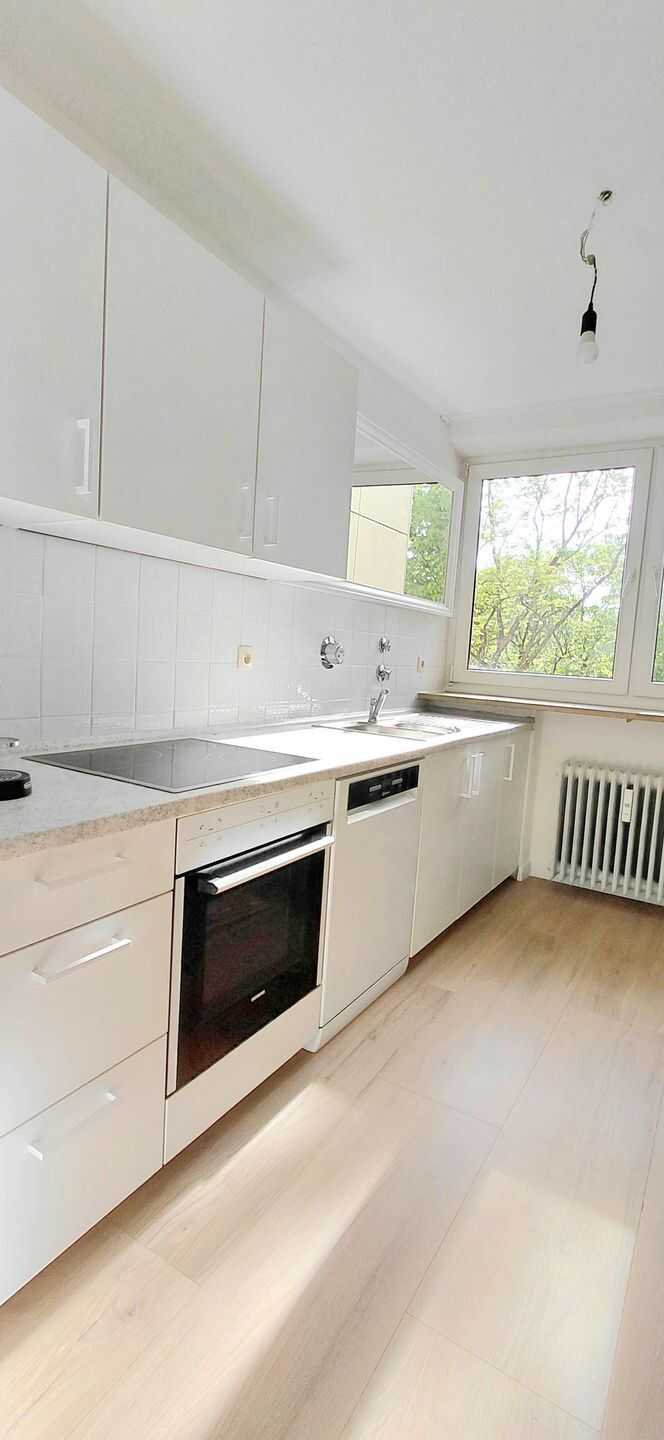 Von privat helle, sehr gepflegte 3,5 Zimmerwohnung in München/Moosach , TG optional – München – Vorschaubild 5