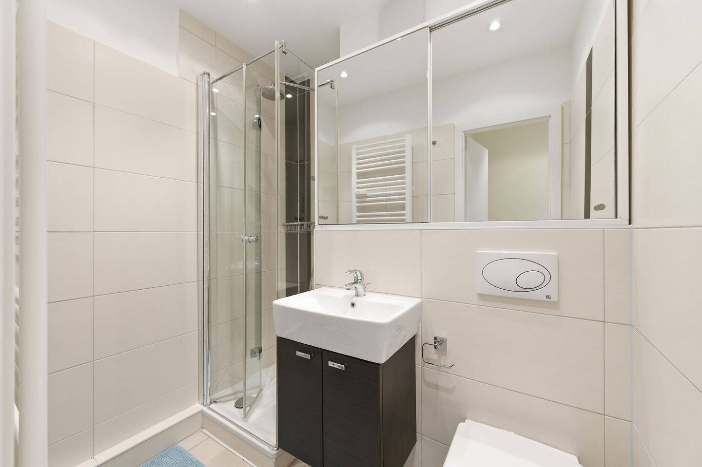 Bezugsfrei | modernisiert | 3 Zimmer | zentral gelegen und ruhig – Berlin – Vorschaubild 5