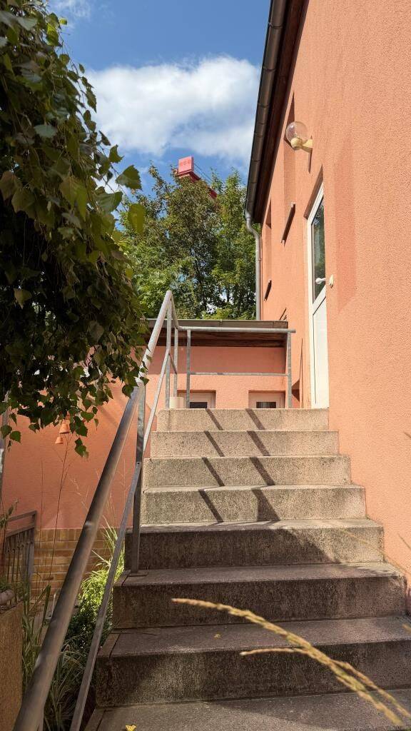 Eigenheimfeeling im Hinterhaus / A home-like feeling with the privacy of a rear building. – Leipzig – Vorschaubild 2