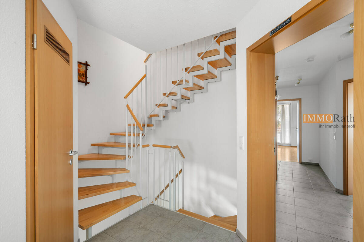 IMMORath.de - Großzügiges Wohnhaus in Freiburg-Munzingen – Freiburg im Breisgau – Bild 1 von 9
