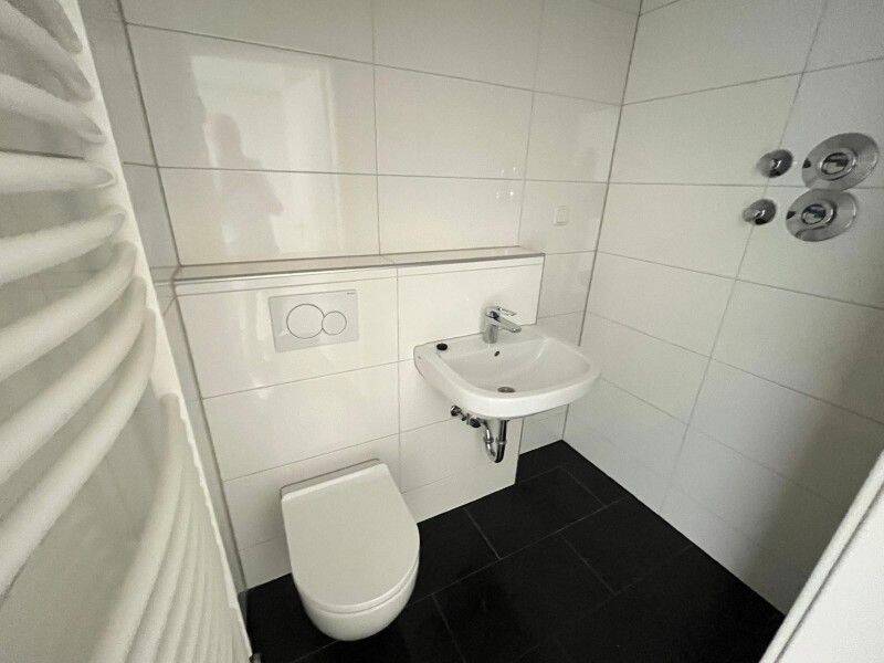Modernisiertes 2-Zimmer-Eigentum mit Balkon in Frankfurt-Hausen – Frankfurt am Main – Vorschaubild 5