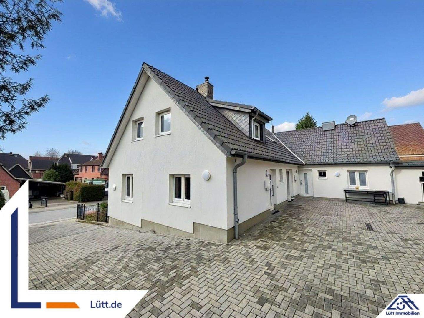 Doppelhaushälfte mit Einliegerwohnung zum Kauf in 24146 Kiel | Lütt Immobilien Kiel | Provisionsfrei für Kaufende – Kiel – Bild 1 von 9