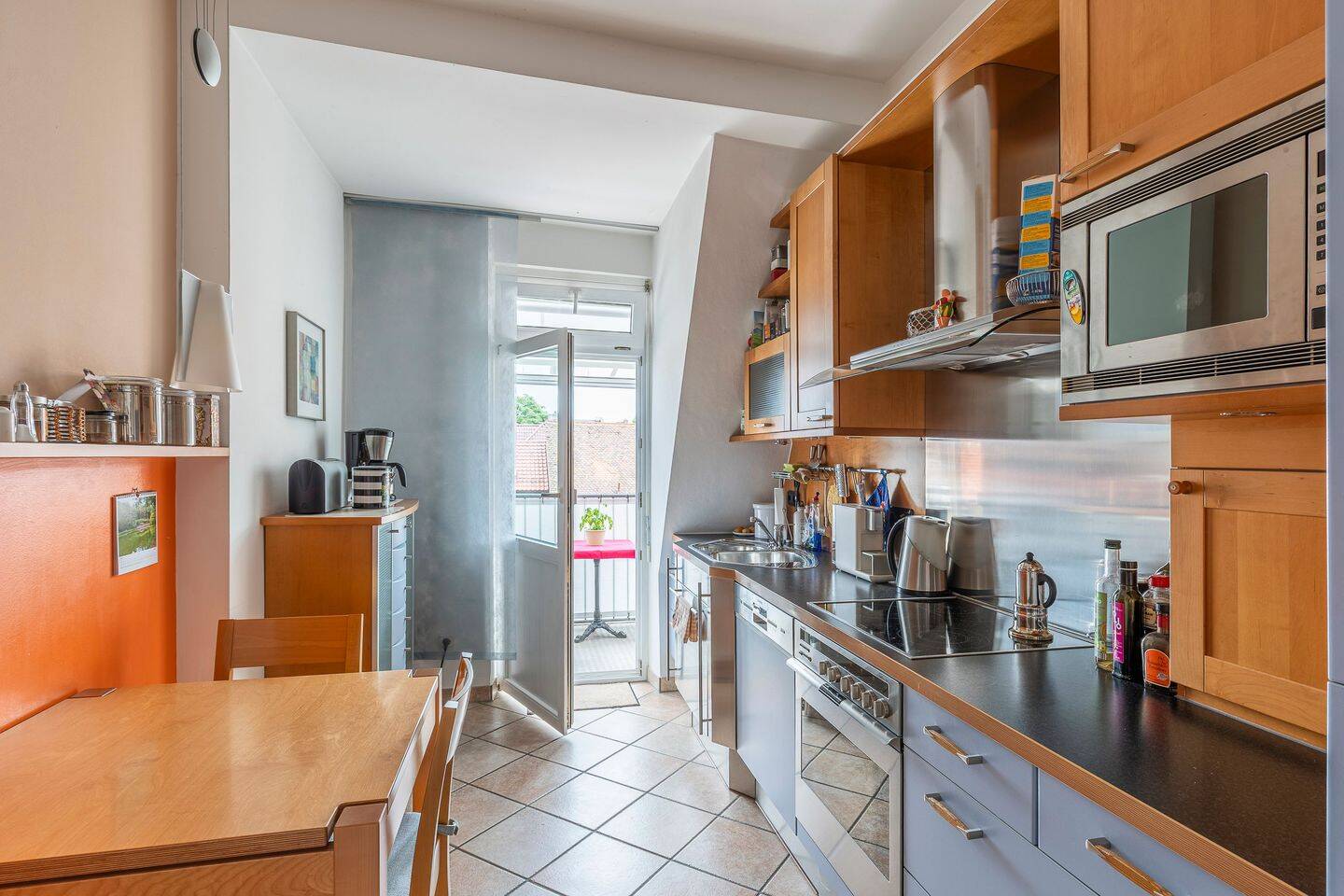 Wunderschöne 3,5-Zimmer-Maisonettewohnung mit Balkon, Garage, Aufzug und Klimaanlage in Nürnberg – Nürnberg – Vorschaubild 5