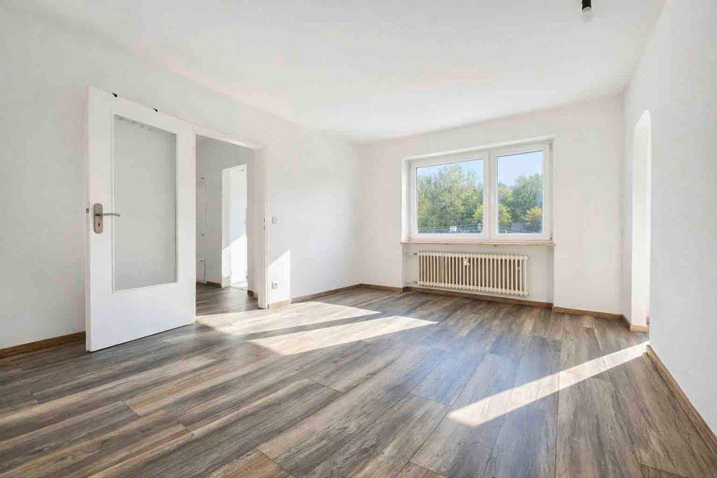 Attraktive Investmentchance: 1,5-Zimmer-Wohnung mit Balkon in Rambach (direkt an Sonnenberg) – Wiesbaden – Bild 1 von 7