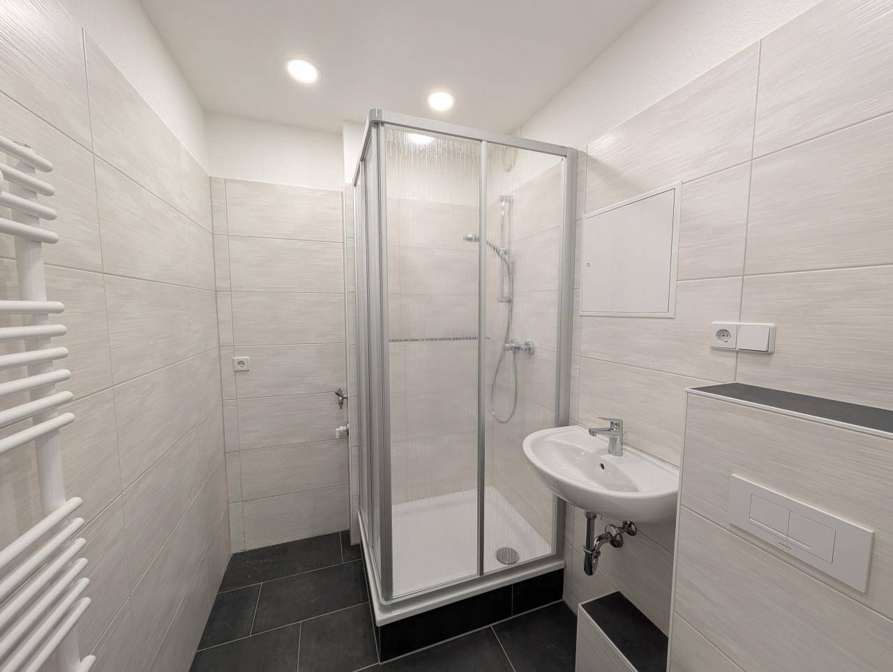 Helle 3-Raumwohnung mit LED-Spots und traumhaftem Ausblick – Chemnitz – Vorschaubild 6