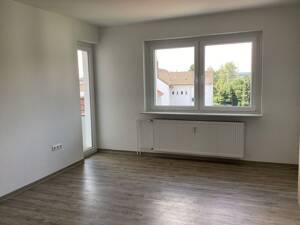 Renovierte 2,5 Zimmer Wohnung in zentraler Lage mit Balkon. – 33609 Bielefeld – Vorschaubild 2