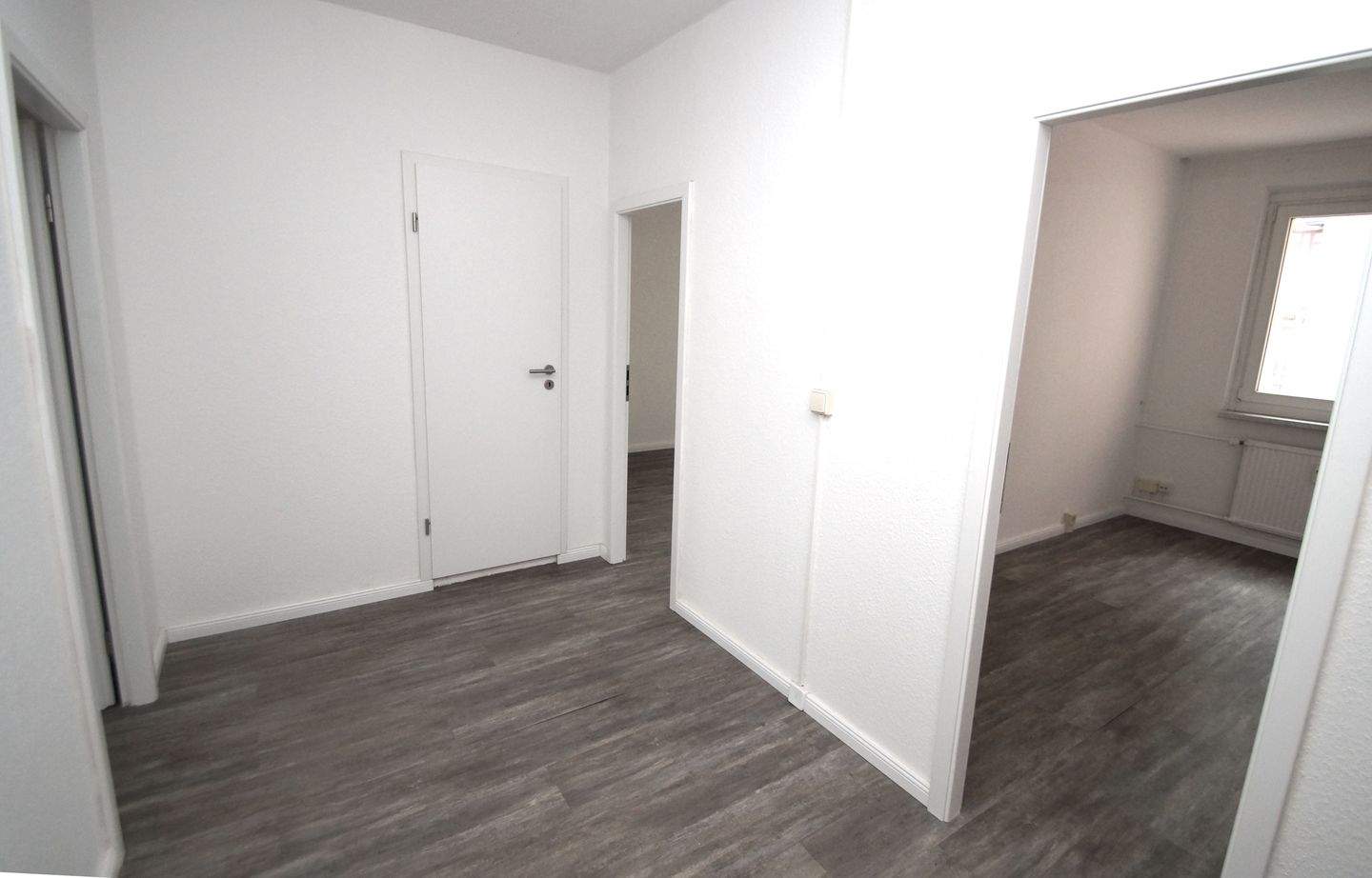 3-Zimmer-Wohnung, Bad mit Badewanne, frisch saniert – Magdeburg – Vorschaubild 7