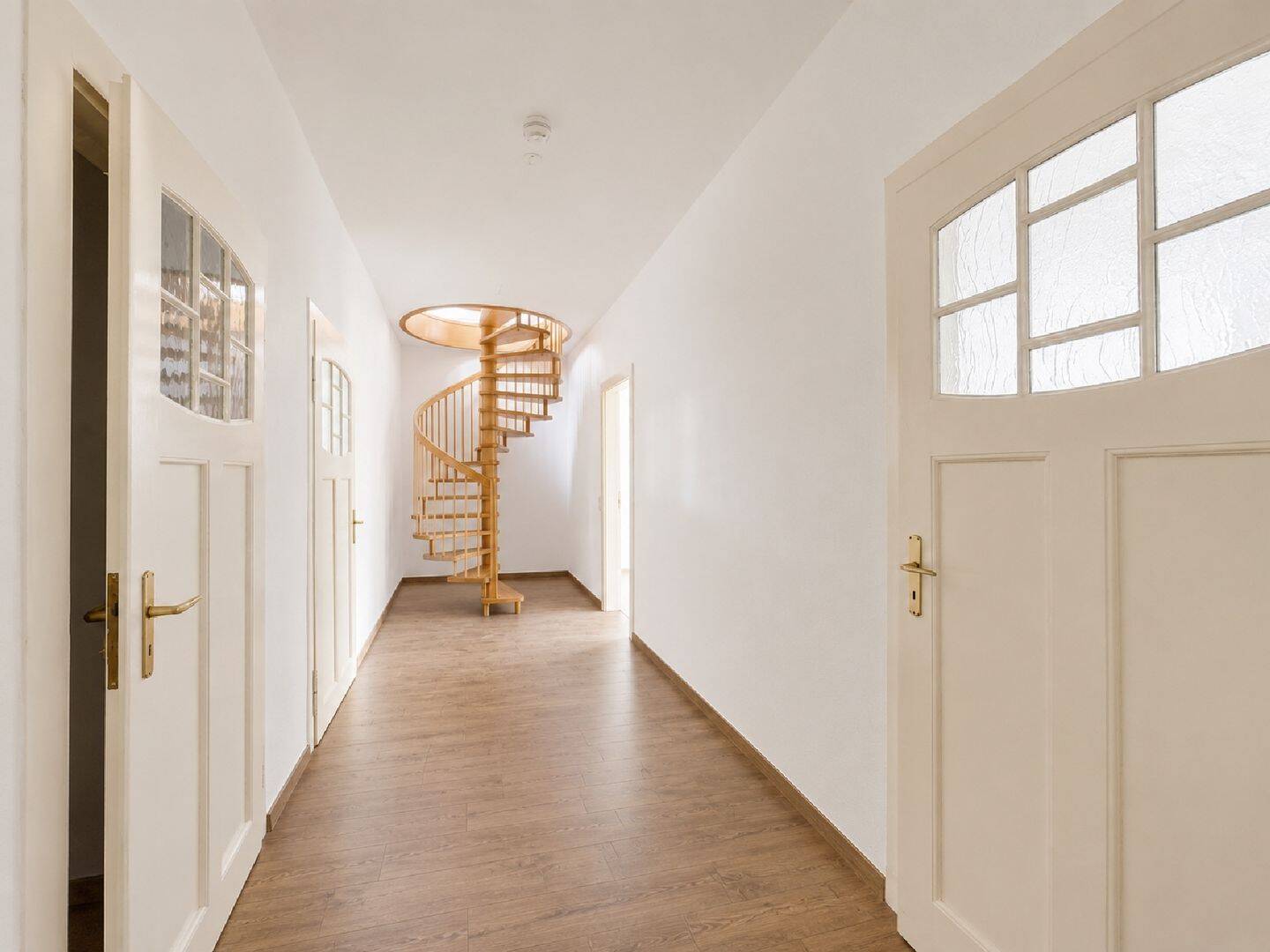 Helle Maisonettewohnung mit zwei Balkonen im wunderschönen Gohlis!