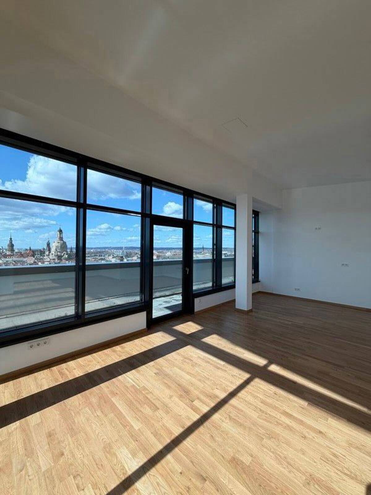 Wohnen mit Ausblick: Exklusive Penthousewohnung mit Terrasse im Erstbezug – 1069 Dresden – Bild 1 von 9