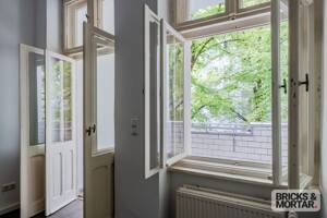 Renovierte 2-Zimmer Altbauwohnung mit sonniger Loggia zum direkten Bezug im beliebten Schillerkiez – 12051 Berlin – Vorschaubild 2