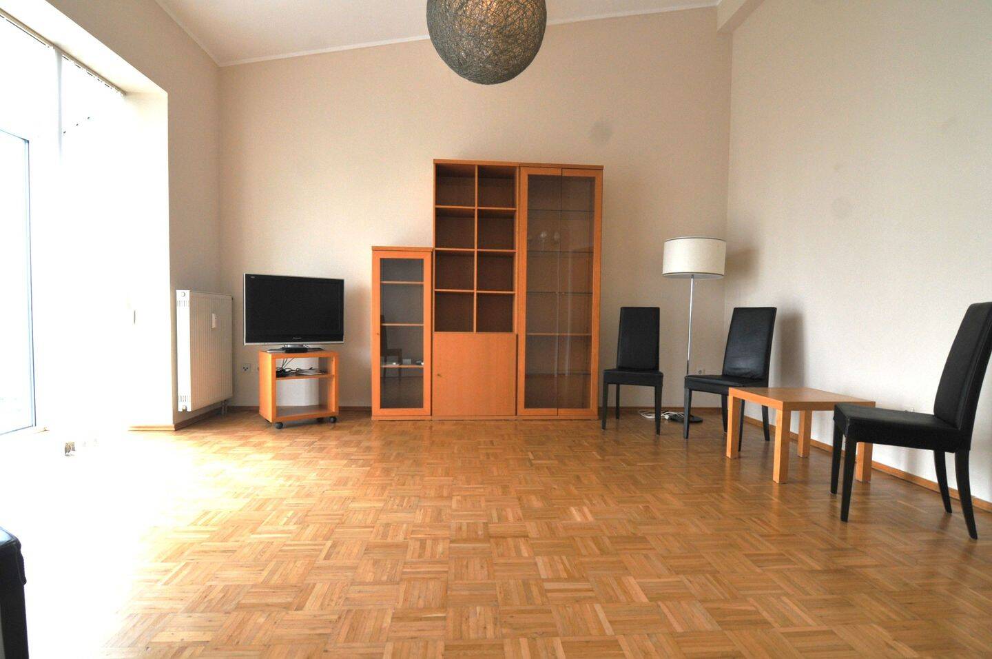 Sonnige 2 Zimmer-Wohnung mit Atelier-Flair und großem Balkon – Ingolstadt – Vorschaubild 3