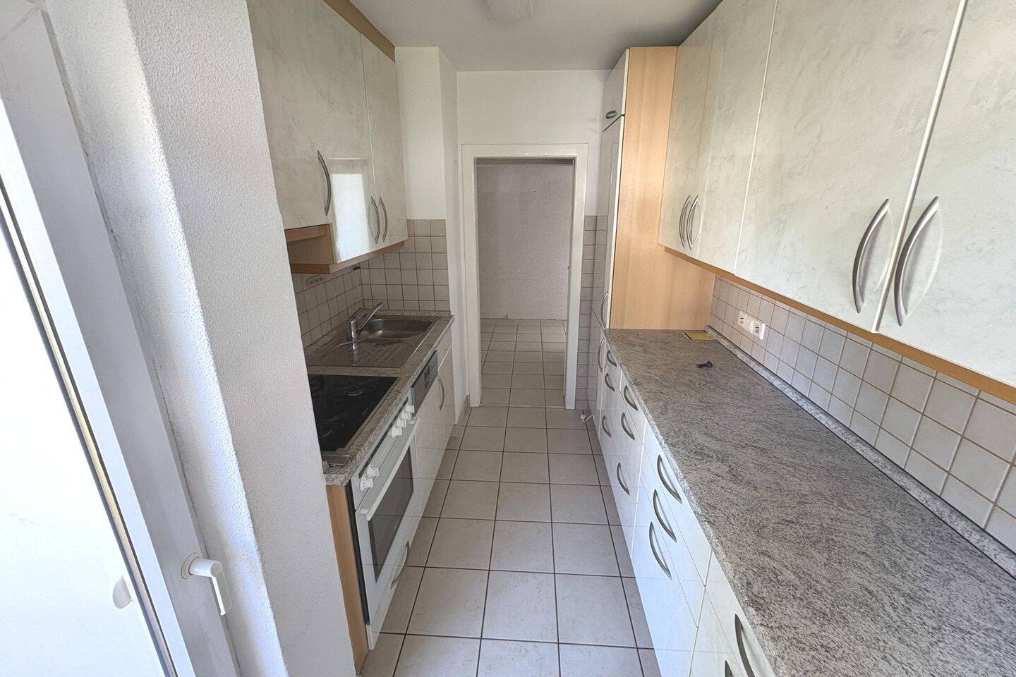 3-Zimmer-ETW im 1. OG mit Loggia und Garage – Stuttgart – Vorschaubild 7