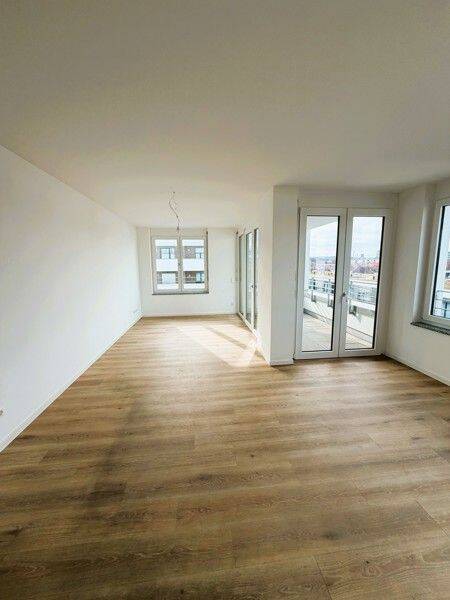 Penthouse-Traum mit Münsterblick! Fantastische 2-Zi-Wohnung mit gemütlicher Loggia – Neu-Ulm – Vorschaubild 5