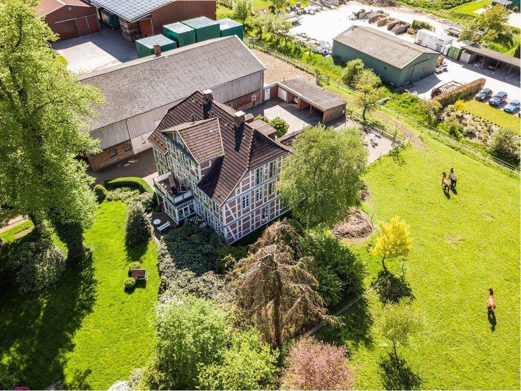 Vermietung einer 3 Zimmer Wohnung im Gutshaus-Anbau, EG und DG, ca. 82,2 m² Wohn- und Nutzfläche mit West- Balkon in 21129 Hamburg-Francop – Hamburg – Vorschaubild 4