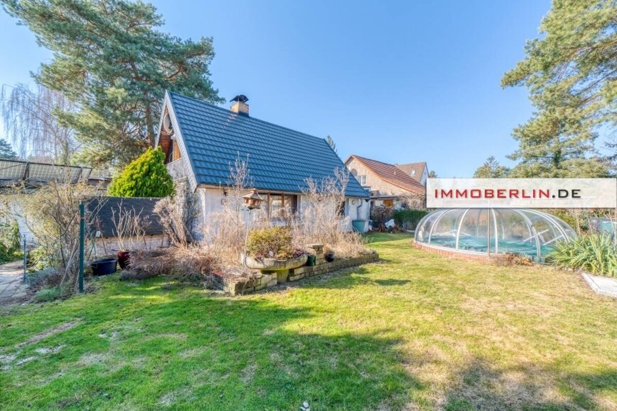 IMMOBERLIN.DE - Gemütliches Einfamilienhaus in naturverbundener Lage – 12559 Berlin – Bild 1 von 9
