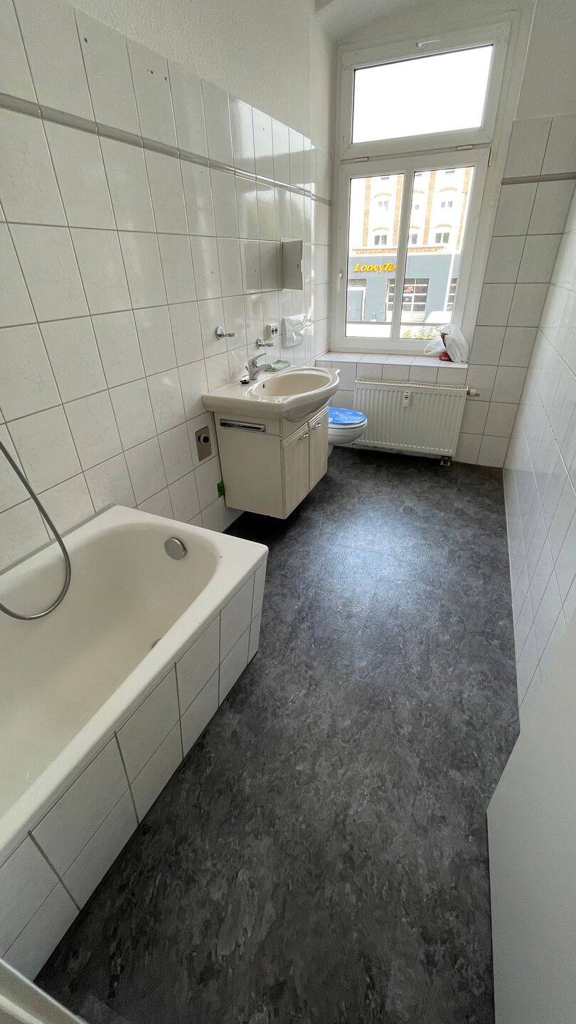 TOP Whg. im 1. OG / Bad mit Fenster / Laminat / Balkon – Chemnitz – Vorschaubild 7