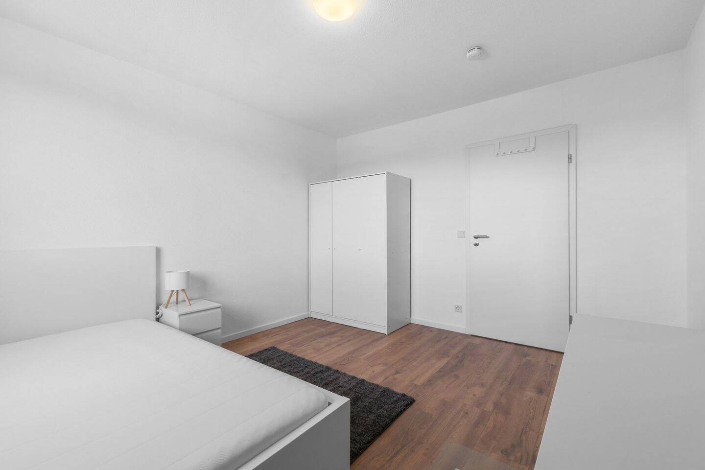 Vollmöblierte Zimmer in moderner 4er-WG (All-Inclusive & Einzugsbereit!) – Frankfurt am Main – Vorschaubild 2