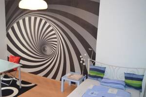 Nette 2-Zi.-EG-Whg., Laminat, EBK, neues Bad/Wanne, WC extra, Johannis Nähe Klinikum – 90419 Nürnberg – Vorschaubild 2