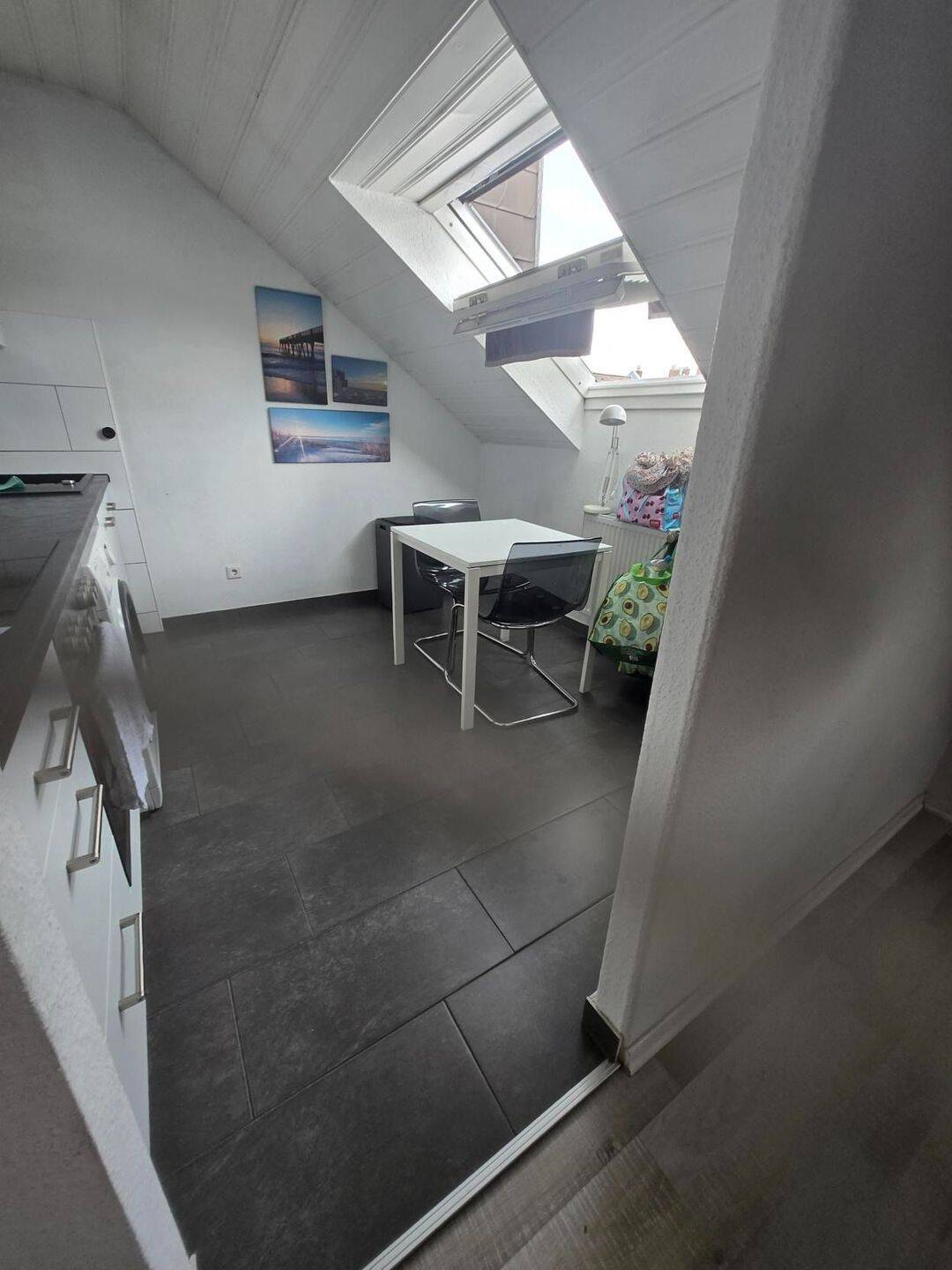 Möblierte DG-Wohnung in zentraler Lage - Düsseldorf – Düsseldorf – Vorschaubild 4